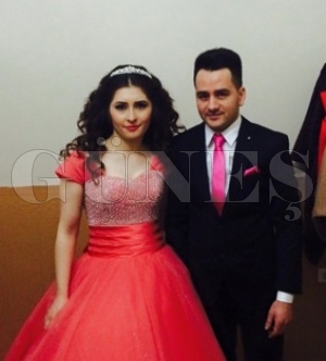 Zeliha ile İlker Nişanlandı Zeliha ile İlker Nişanlandı