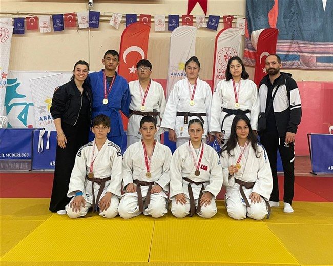 Analig judo 1. etap müsabakalarında 18 madalya