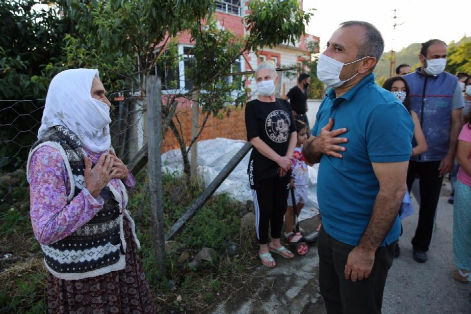 Vali Sonel, göreve başladığı ilk gün 4 aileyi ziyaret etti