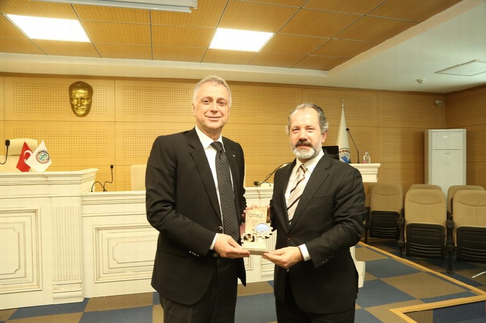 Ordu Ticaret ve Sanayi Odası (OTSO) bünyesinde kurulan OTSO akademi öncülüğünde ekonomist İslam Memiş “ekonomi sohbetleri” programında üyelerle bir araya geldi