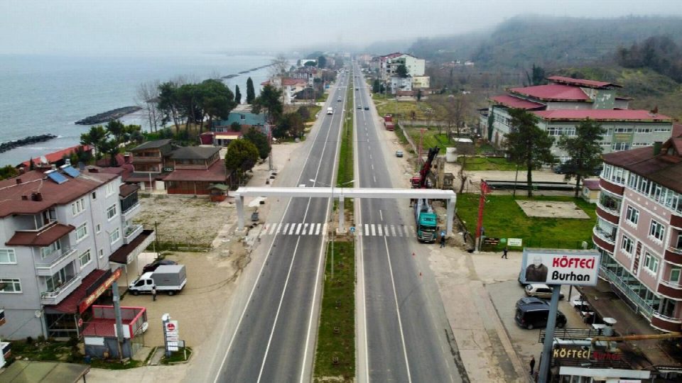 BOLAMAN GÜVERCİNLİK MAHALLESİNE YAPILAN ÜST GEÇİT İLE VATANDAŞLAR RAHAT BİR NEFES ALDI