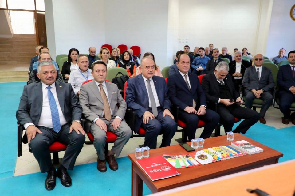 Vali Erol, arıcılıkta yapay zekâ teknolojileri kullanımı çalıştayı’na katıldı
