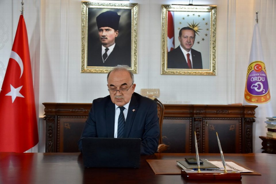 Vali Muammer Erol, AA'nın "yılın kareleri 2025" oylamasına katıldı