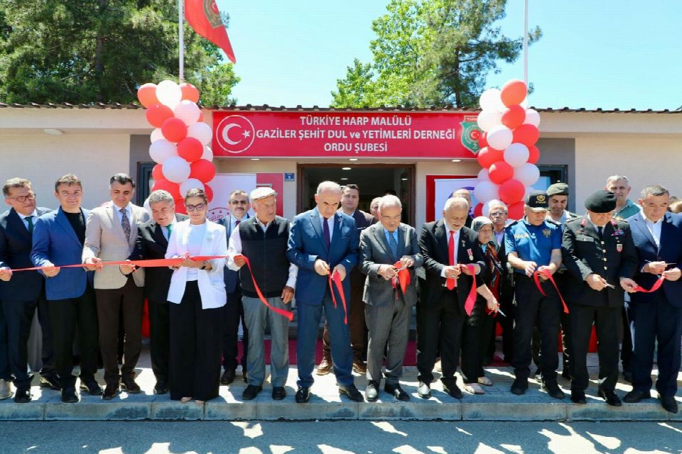 Şehit yakınları ve gazilerden el sanatları sergisi