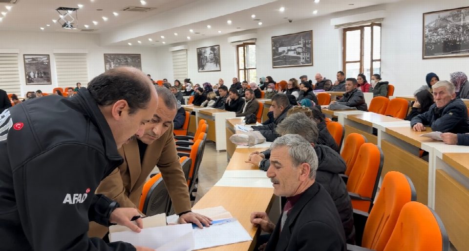 Vali Sonel, “Burası Sizin Eviniz”