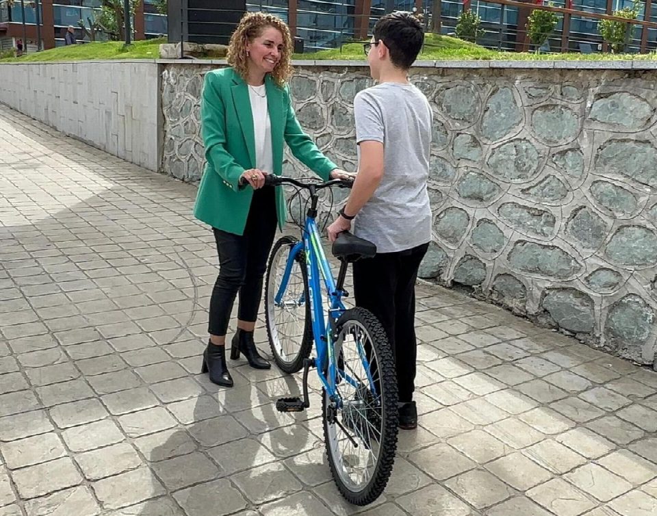Vali Sonel, yetim ve öksüz çocuklarımızın her daim yanında