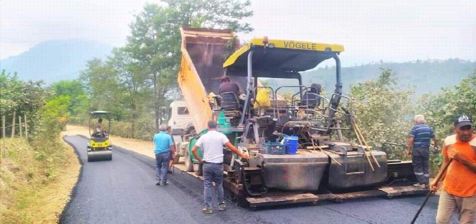 Ulubey’in mahalleleri asfaltla buluşuyor
