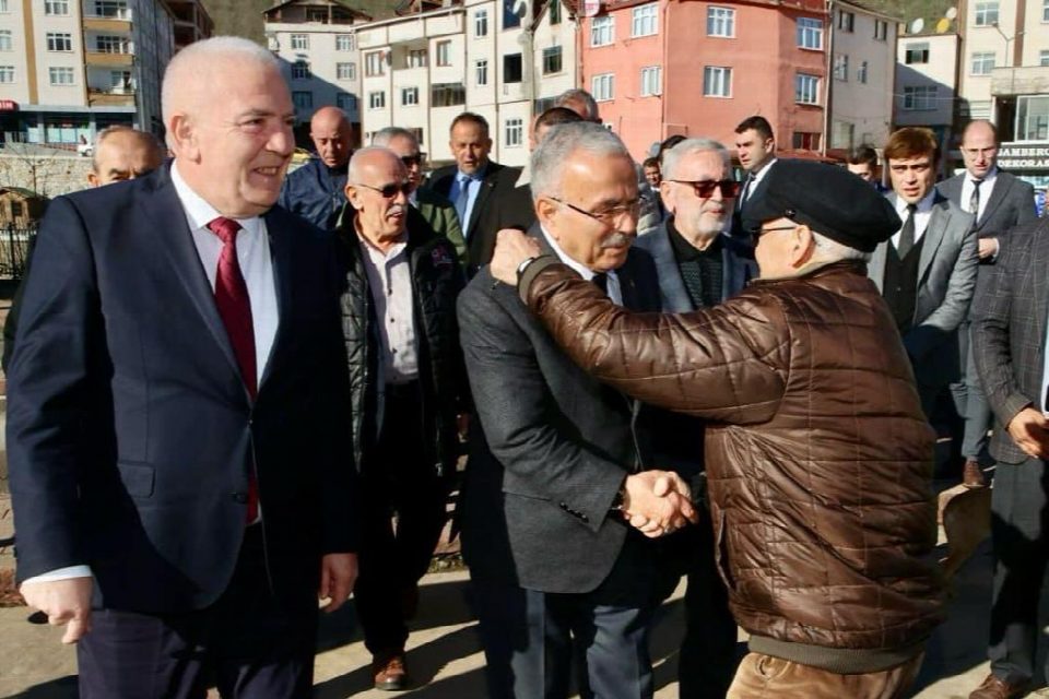 BAŞKAN GÜLER’E İKİZCE’DE SEVGİ SELİ