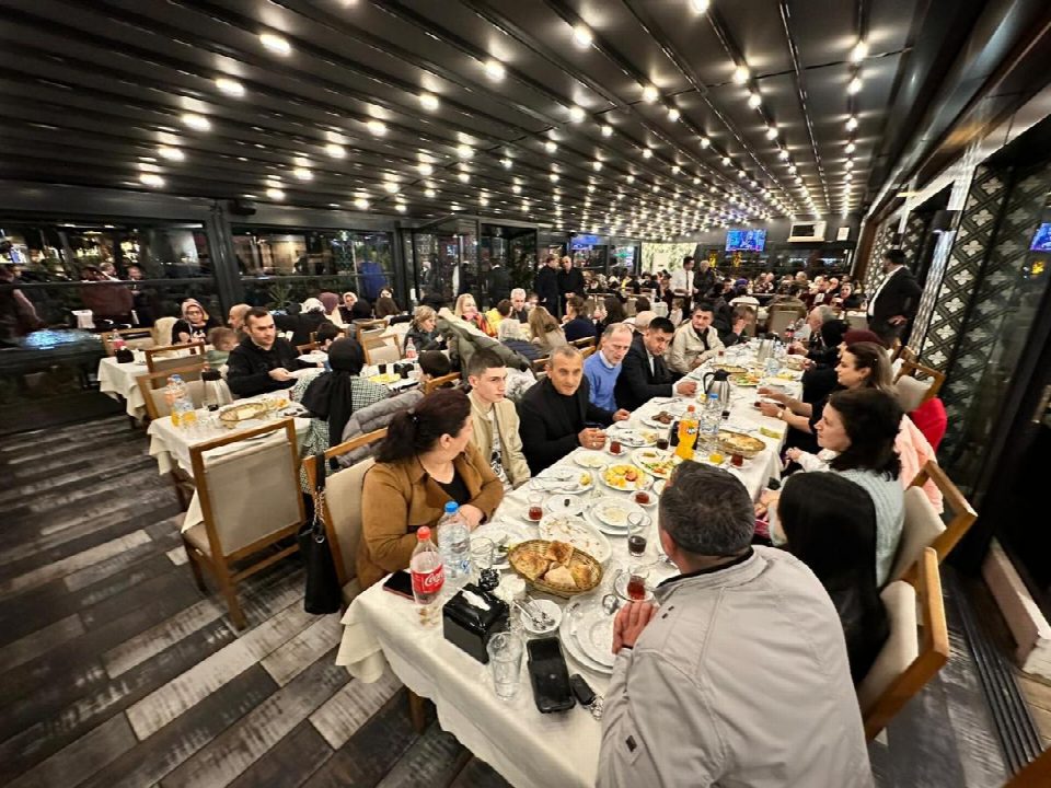 Vali Sonel, Ramazan ayının ilk iftarını şehit aileleri ile birlikte yaptı
