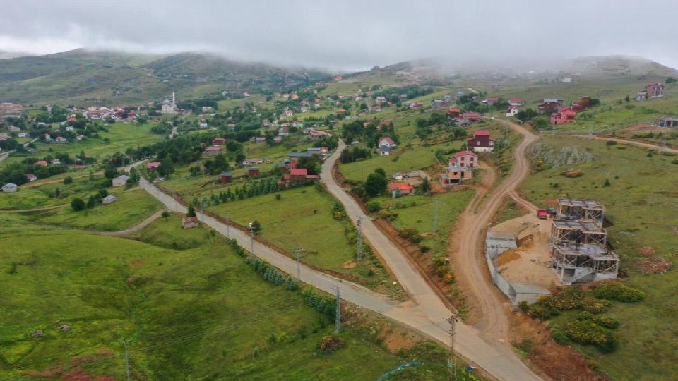 Karadeniz yaylarını birbirine bağlayan ‘Yeşil Yol’da çalışmalar tam gaz