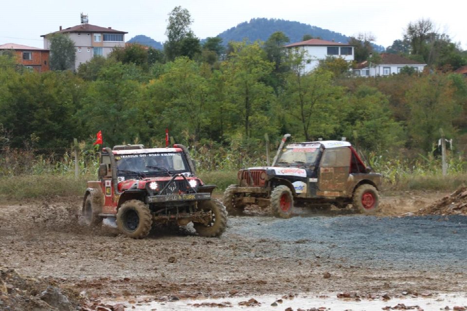 OFF ROAD tutkunları Ünye’de buluştu