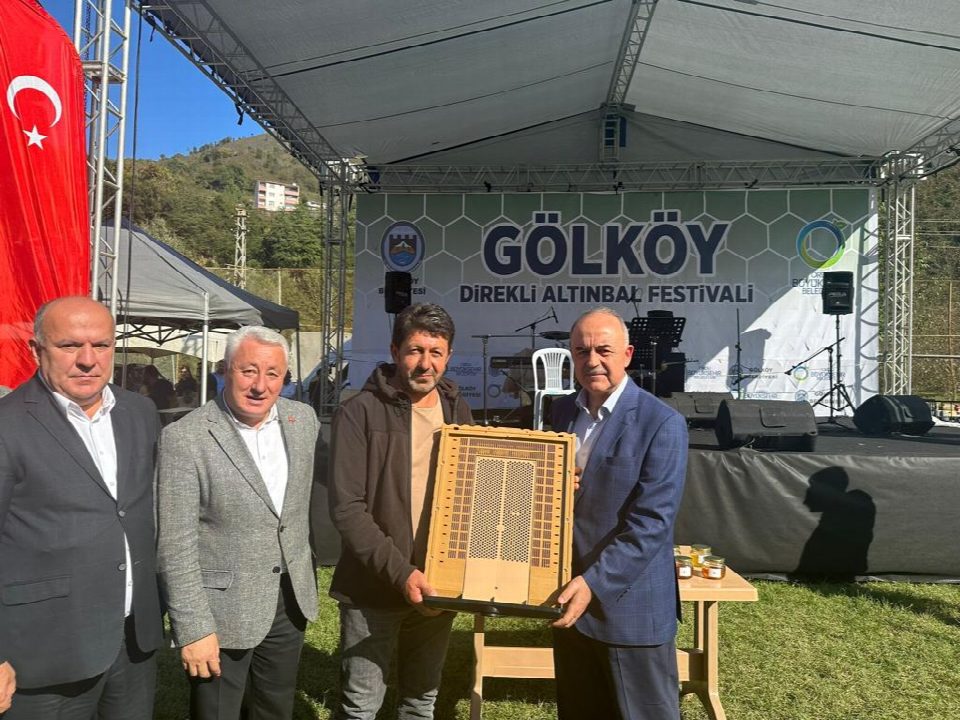 Vali Erol, Direkli Altın Bal Festivaline katıldı