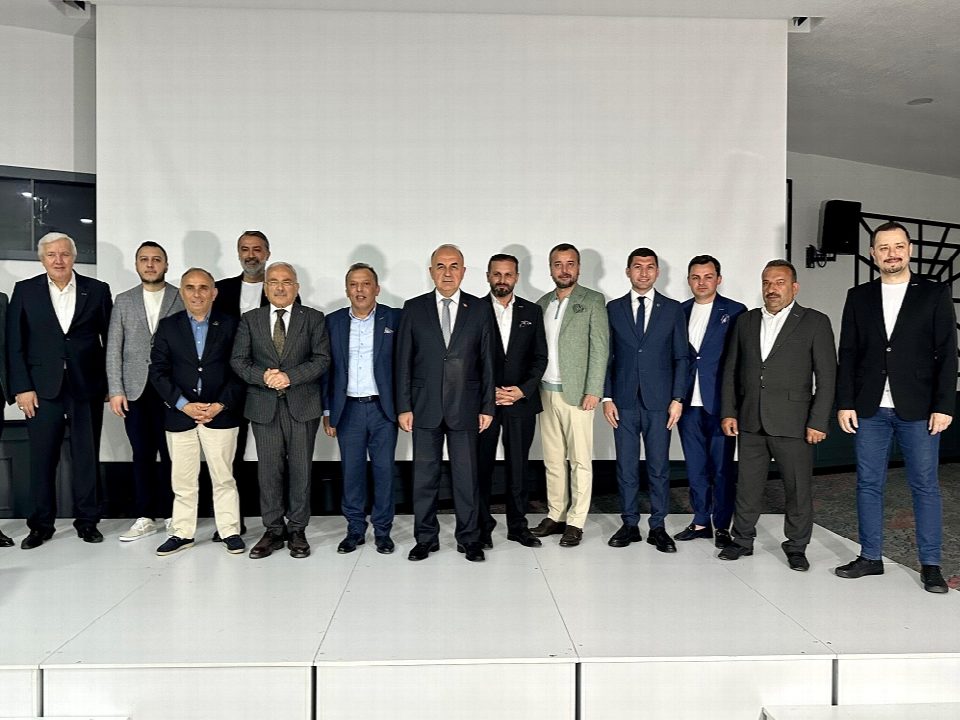 ORDUSİAD’IN İŞ GELİŞTİRME TOPLANTISINDA, DÜNYA DONDURMA ŞAMPİYONU BAŞARI HİKAYESİNİ PAYLAŞTIR32;