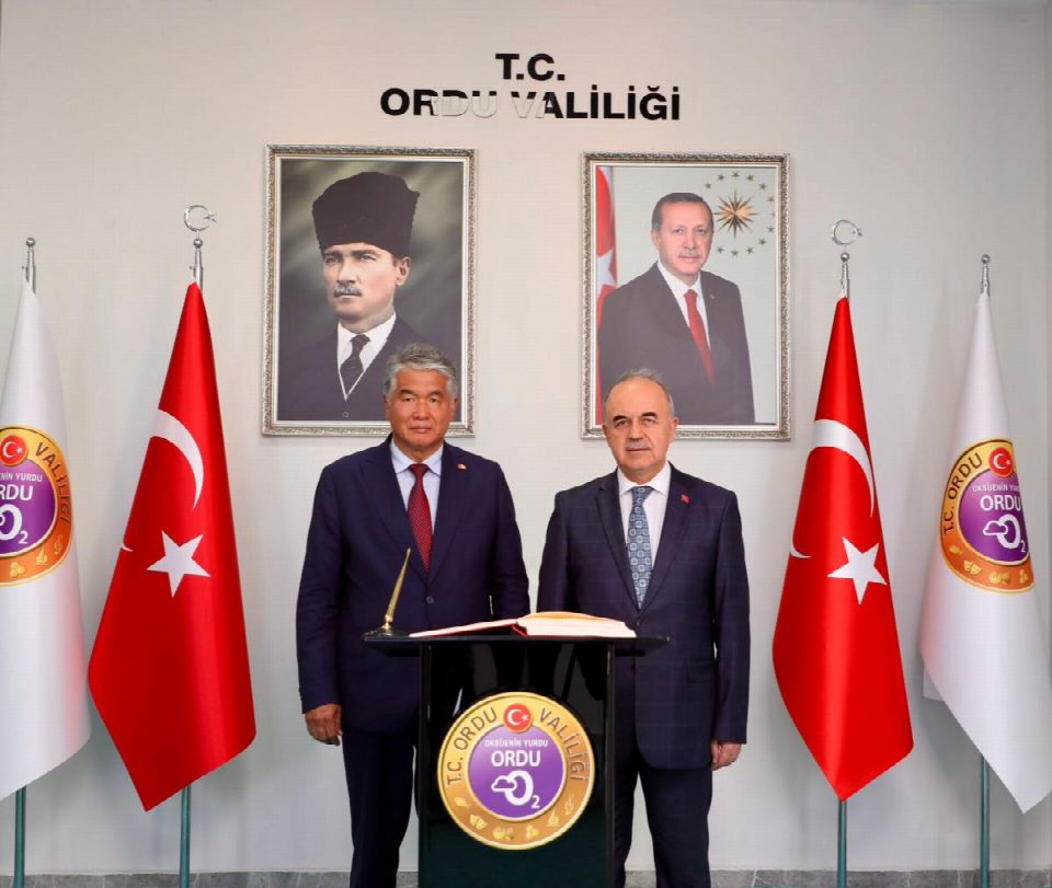 TÜRKSOY genel sekreteri Raev, Vali Erol’u ziyaret etti