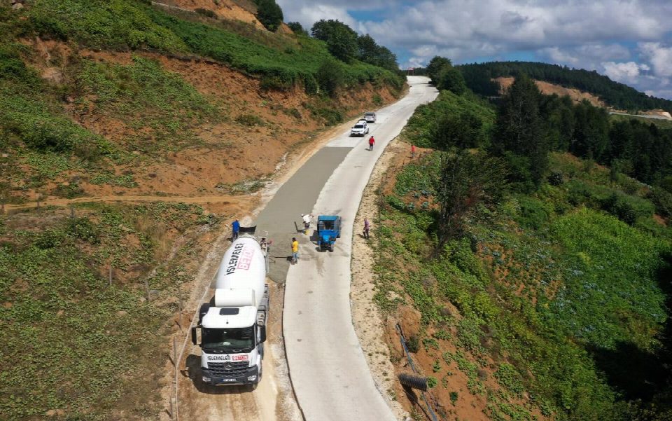 KORGAN’DA BETON YOL SEVİNCİ