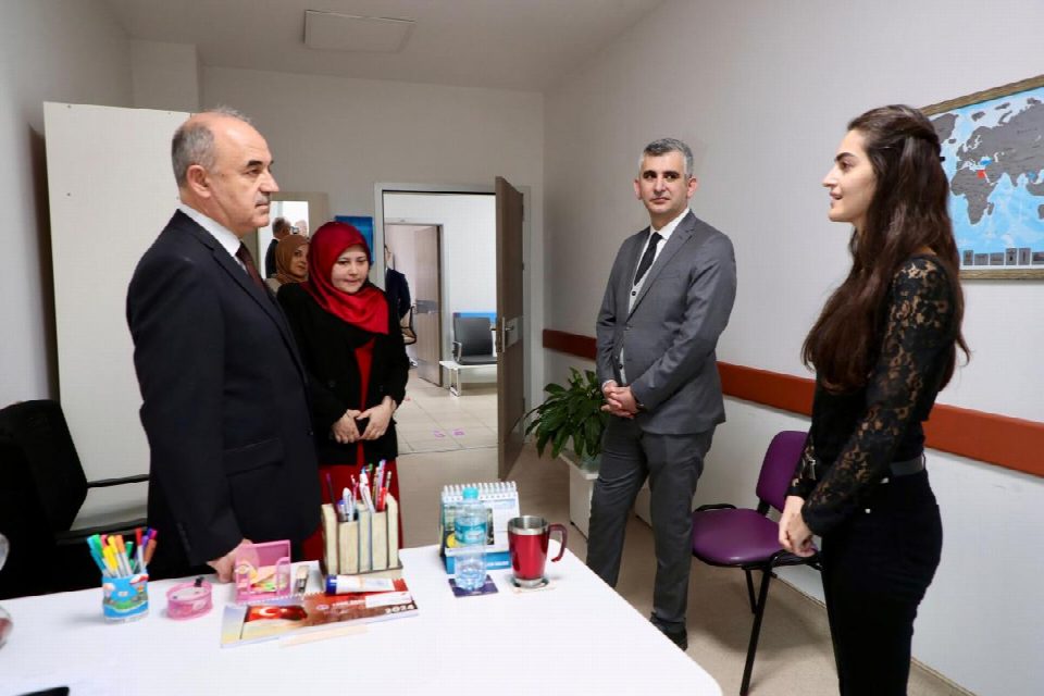 VALİ EROL, SAĞLIKLI HAYAT MERKEZİNİ ZİYARET ETTİ