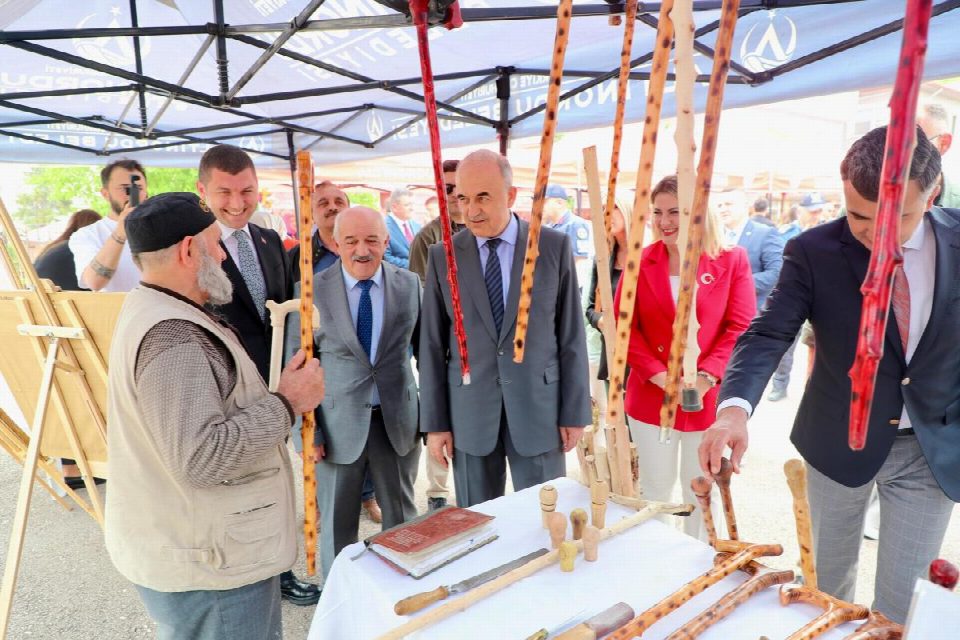 Vali Erol, Altınordu Olgunlaşma Enstitüsü’nde sergi açılışına katıldı
