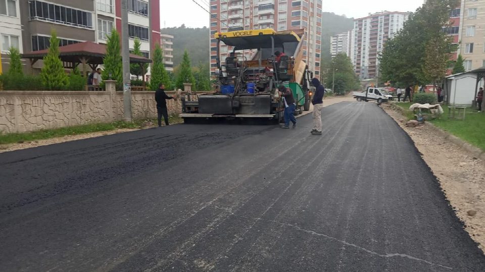 Fatsa’da 3 sokak daha sıcak asfaltla buluştu