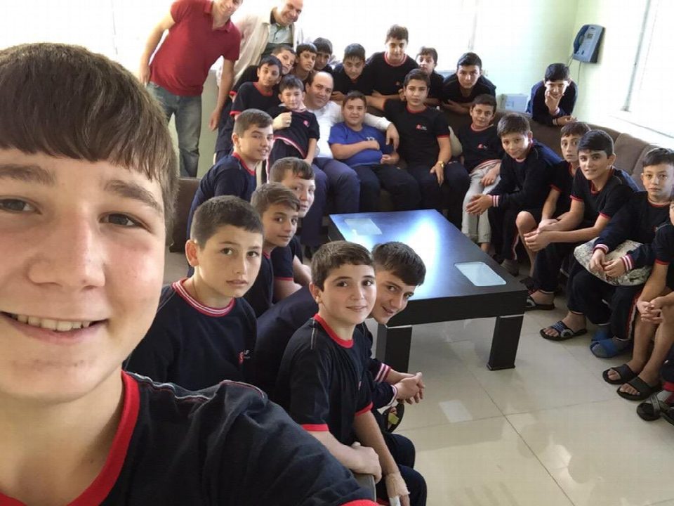 ŞAMPİYON GÜREŞÇİ ATALAY’DAN GENÇ’E ZİYARET