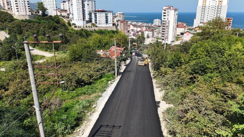 Kurtuluş mahallesinde asfalt mutluluğu