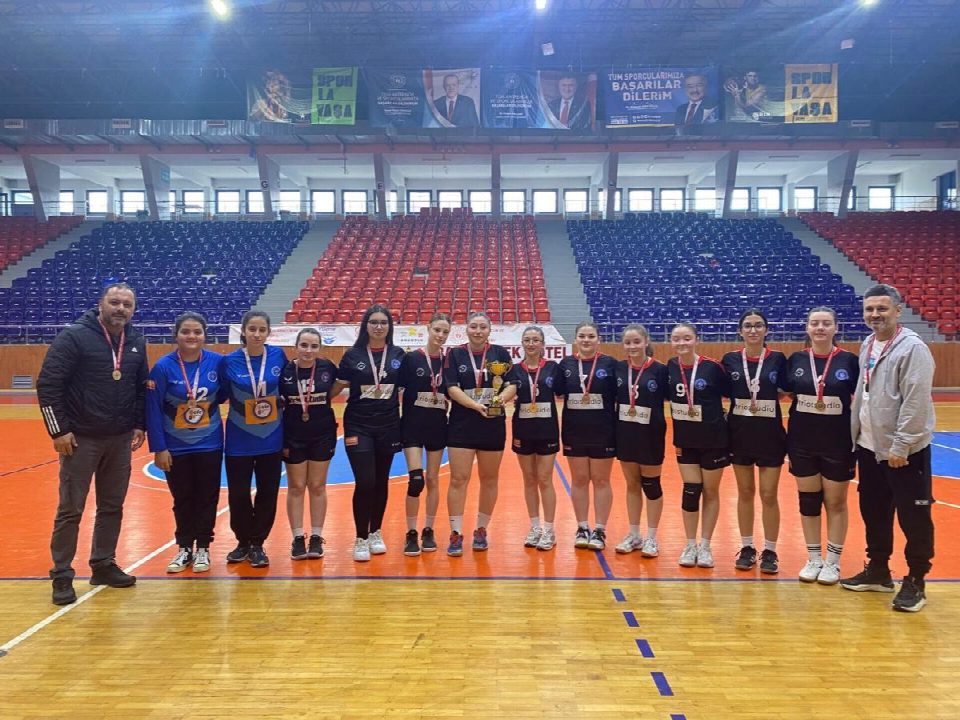 2024-2025 OKUL SPORLARI HENTBOL GENÇLER A KIZLAR İL BİRİNCİLİĞİ TAMAMLANDI
