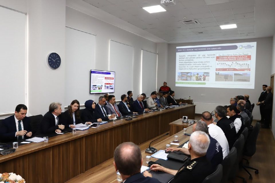 Ordu büyükşehir itfaiyesi çeken akıntıya karşı halkı bilinçlendiriyor