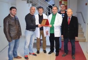 DÜNYA 8.SİNE DOKTORLARDAN PLAKET