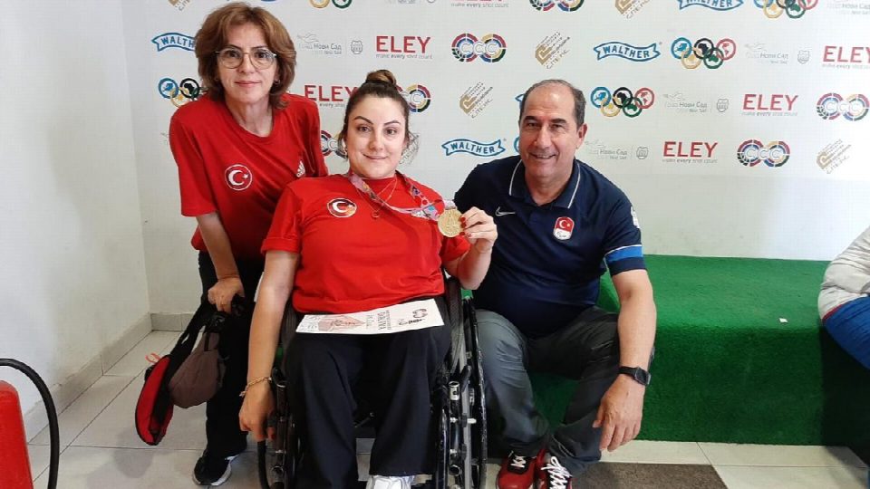 ORDULU MİLLİ ATICI ÇAĞLA BAŞ, NOVİ SAD'DA ALTIN MADALYA KAZANDI