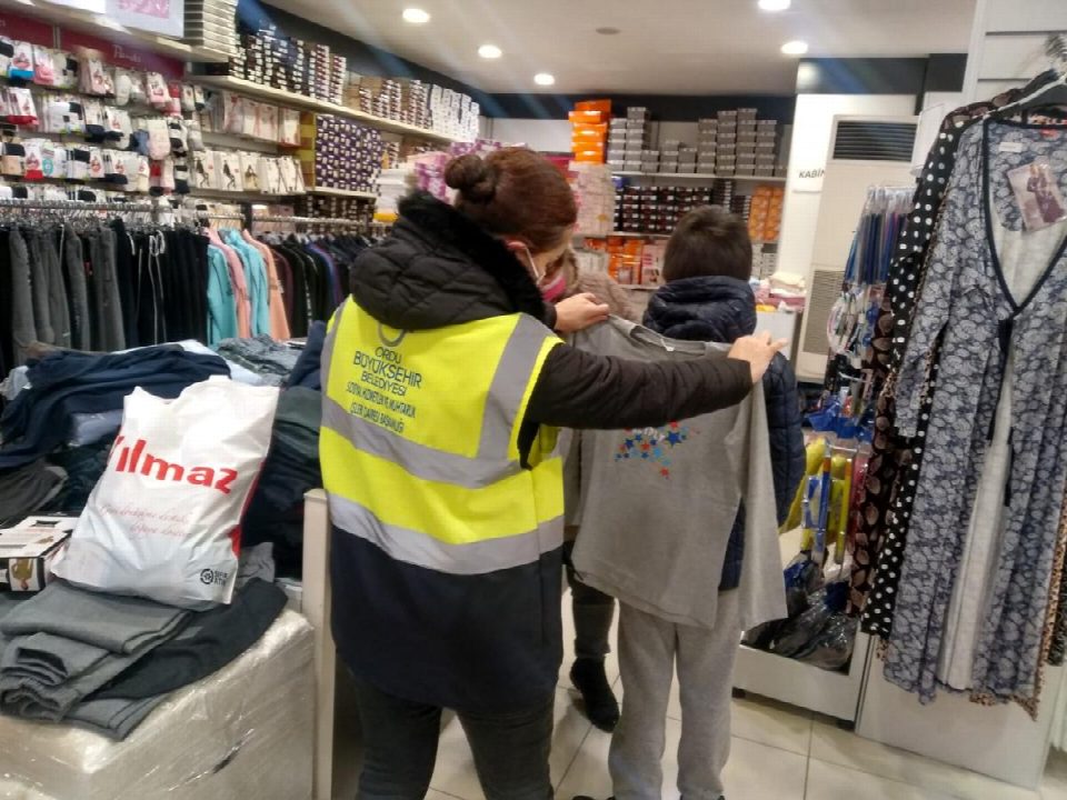 Sofralar boş kalmıyor, çocuklar üşümüyor