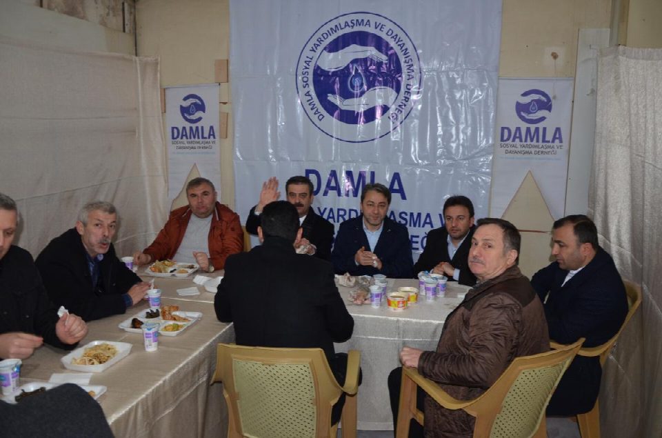 Damla Derneğinden öğrenciler yararına kermes