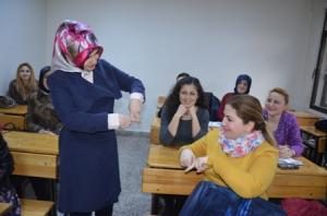 FATSA'DA 'İŞARET DİLİ' KURSUNA YOĞUN İLGİ