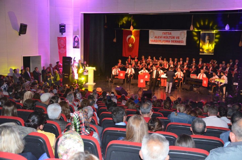 Alevi Kültür ve Yardımlaşma Derneği’nden halk konseri