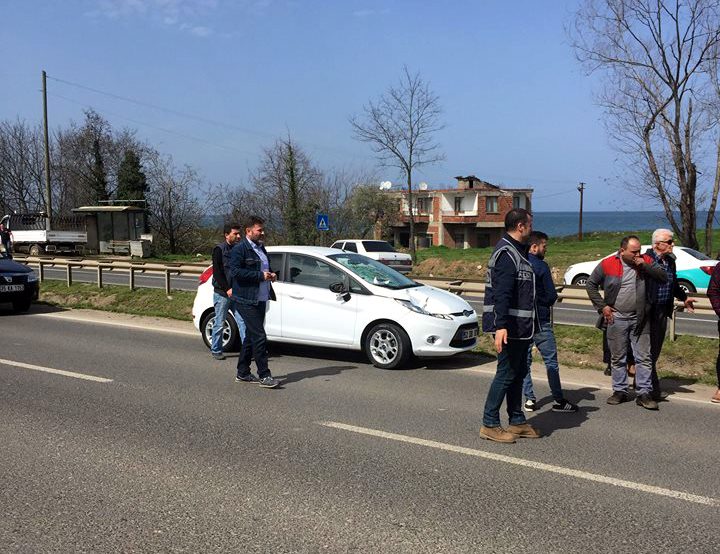 KARŞIDAN KARŞIYA GEÇERKEN OTOMOBİL ÇARPTI: 1 ÖLÜ
