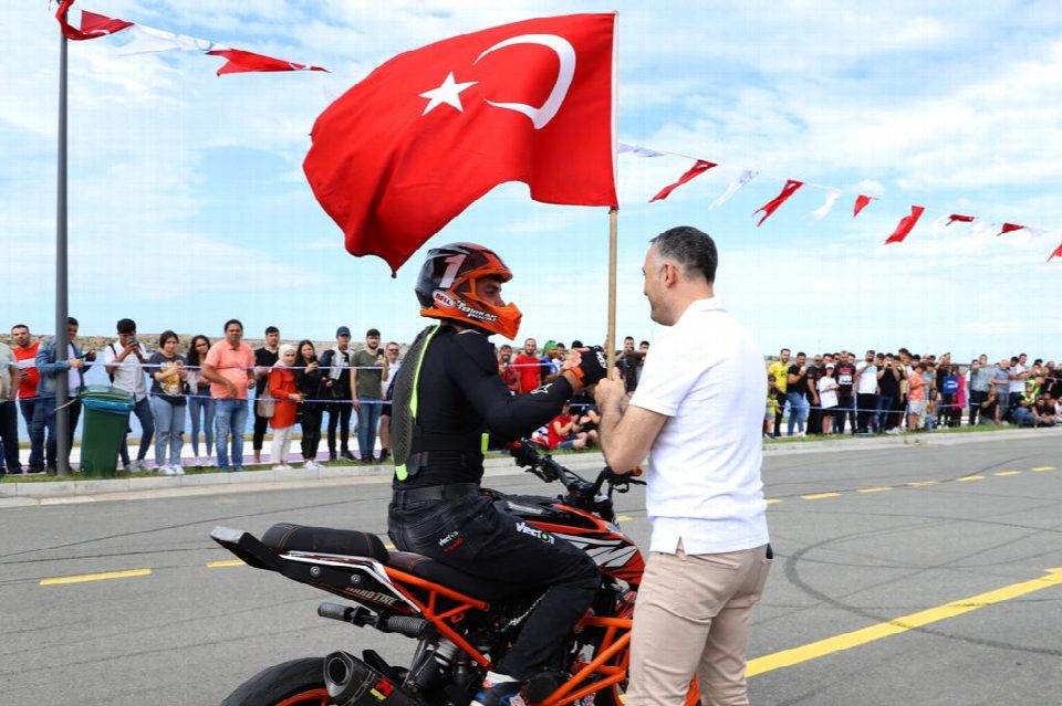 Bu yıl ikincisi düzenlenen motofest yüzlerce motorseveri bir araya getirdi