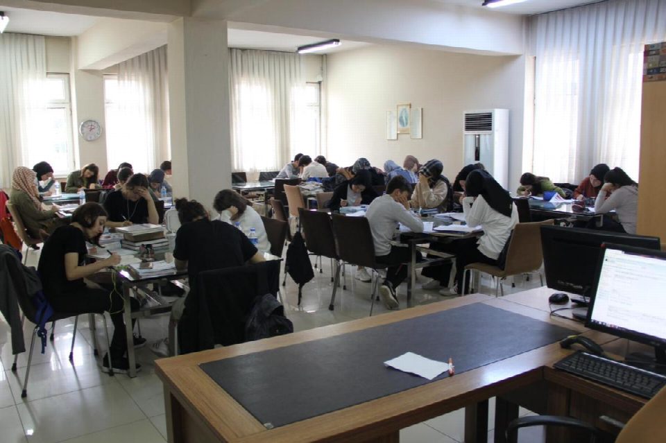 Fatsa İlçe Halk Kütüphanesi Öğrencilerin gözbebeği oldu