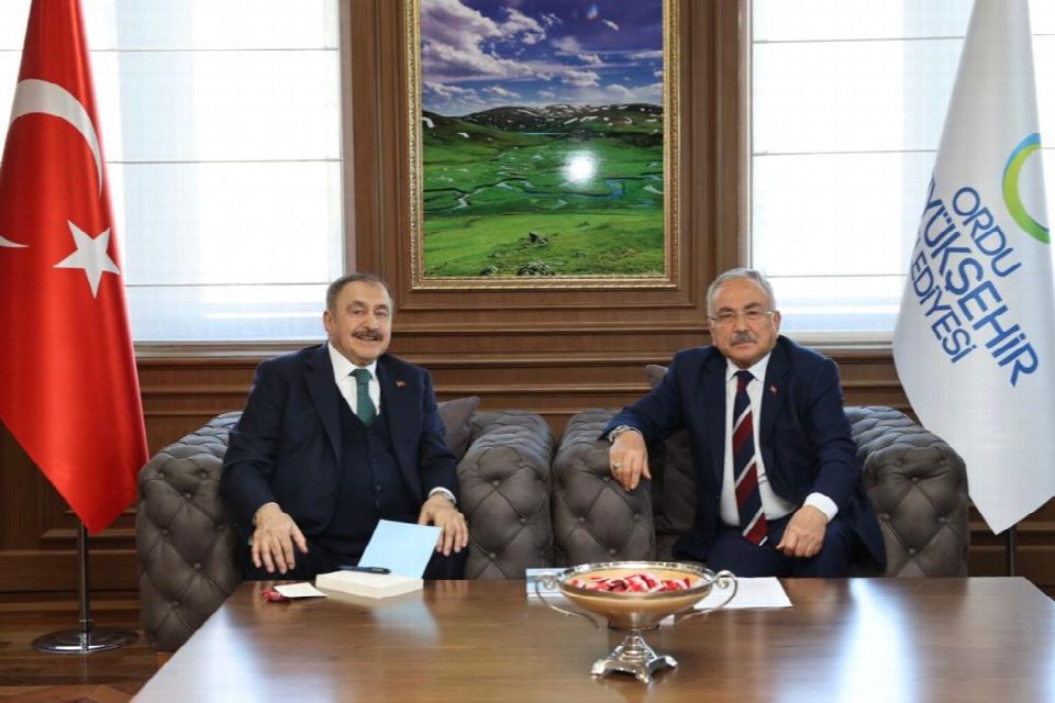 Eski Bakan Veysel Eroğlu Büyükşehirde