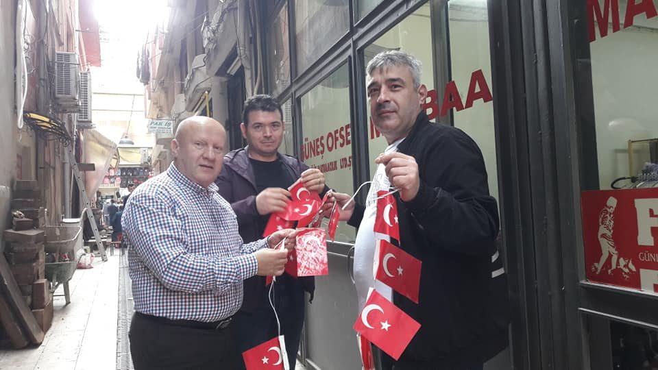İnönü Caddesi Hisar Sokak bayraklarla donatıldı