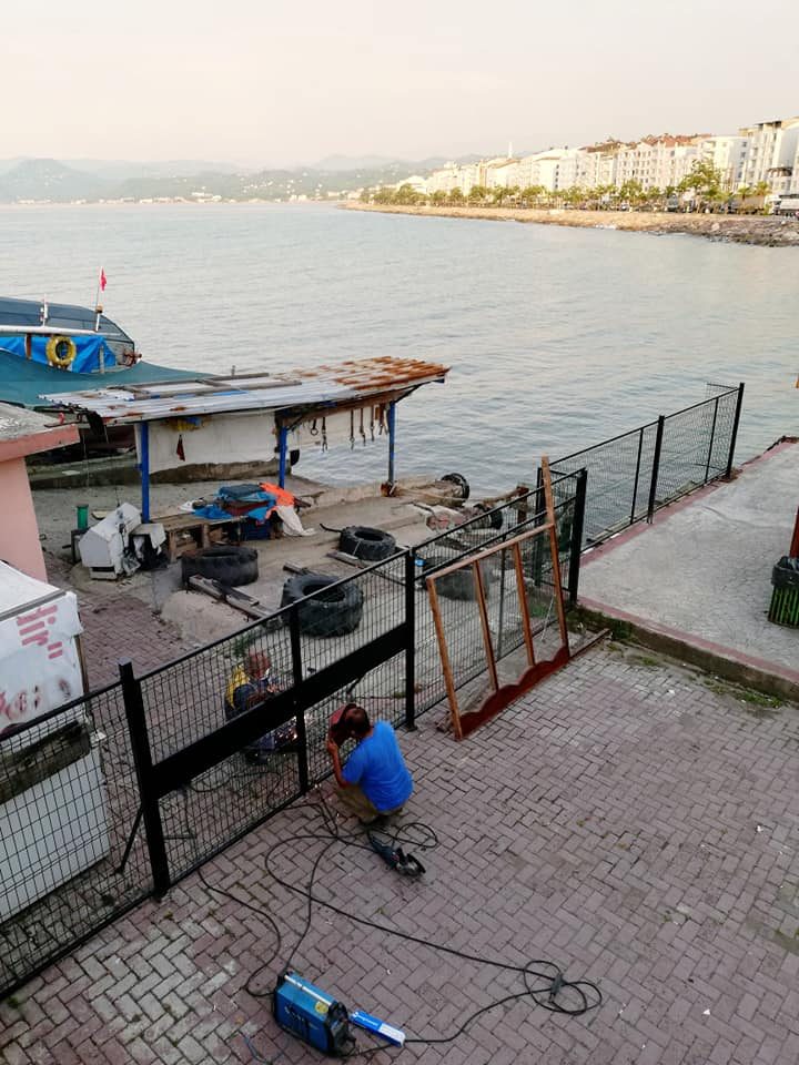Balıkçı çekeği tellerle çevrildi