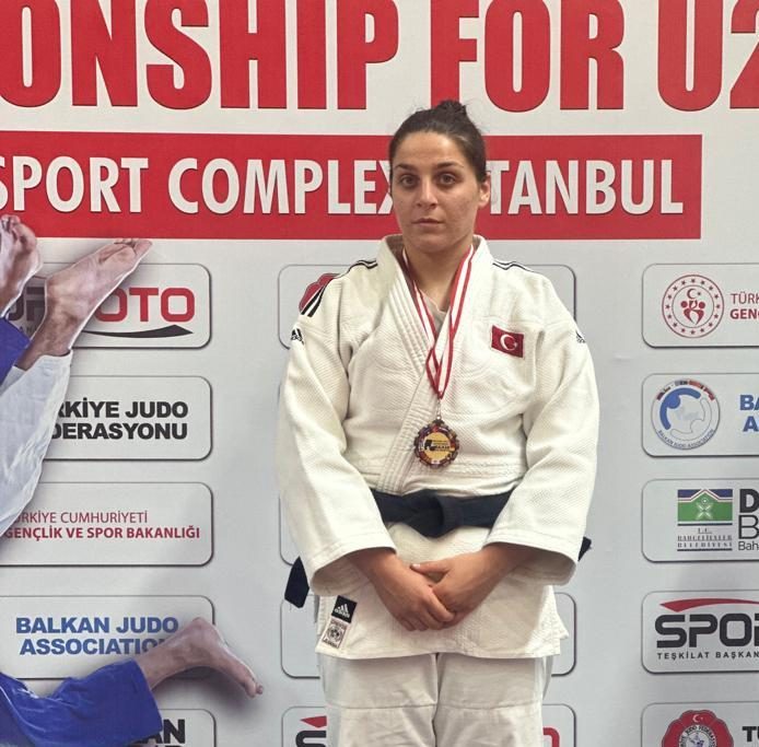 Judo sporcusu Gülsüm Balkan üçüncüsü