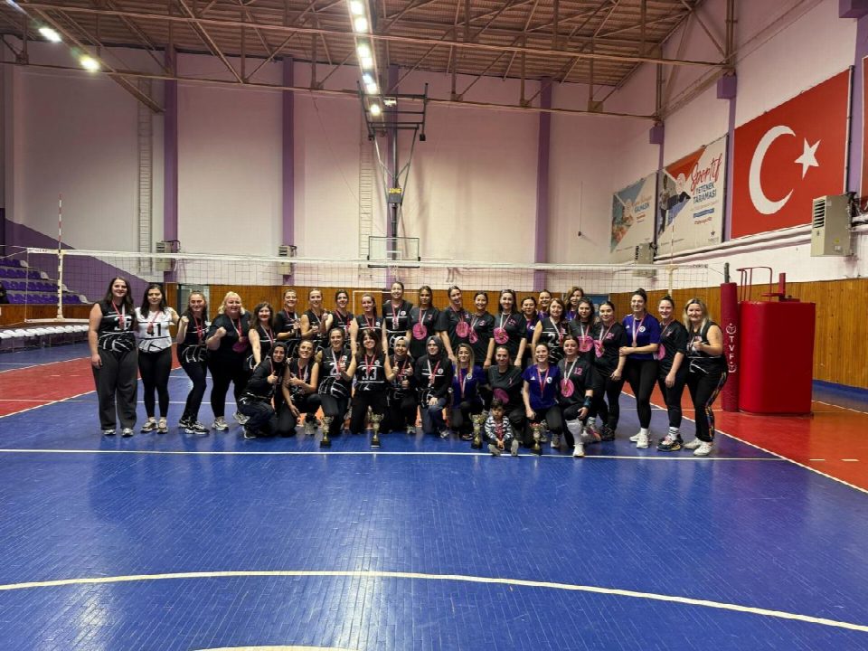 Ordu'da "Evinin sultanları voleybol turnuvası" düzenlendi