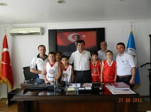 FATSA 12 DEV ADAM BASKETBOL OKULLARI (DABO)İLÇE MİLLİ EĞİTİM MÜDÜRÜ AHMET GÜRSEL AVCI'YI ZİYARET ETTİ