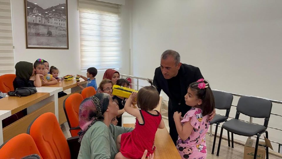 Vali Sonel, “Vatandaşlarımızın yüzündeki tebessümün sebebi olmak için gayret ediyoruz”