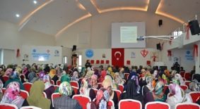 Kur'an Kurslarında Görevli Kadınlara Eğitim Verildi