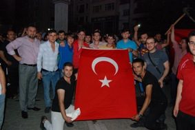 BİNLERCE FATSALI SOKAKLARDA TEK YÜREK OLDU
