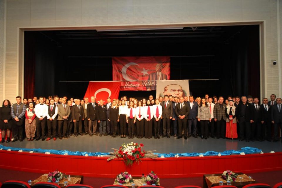 Ulu Önder Mustafa Kemal Atatürk saygı ve özlemle anıldı