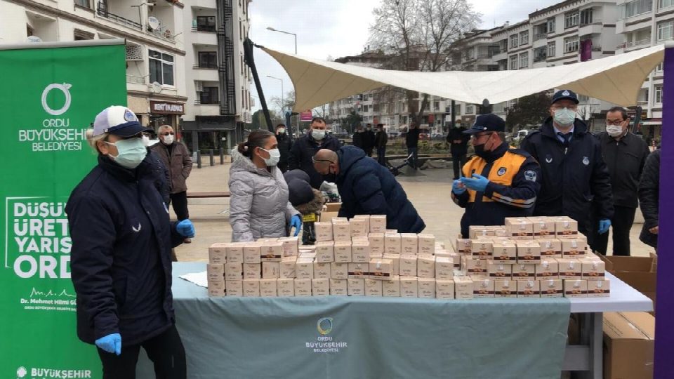 19 ilçede kandil simidi ikram edildi