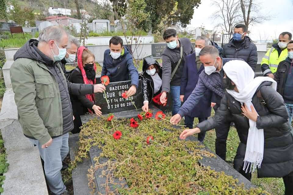 OBBKT oyuncularına vefa...Tiyatrocular kabirleri başında anıldı