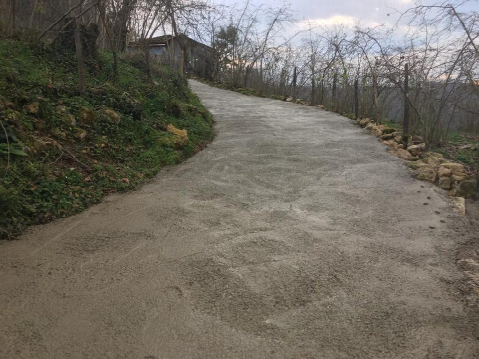 Mahallelerde Beton Yol Ve Sıcak Asfalt Çalışmaları