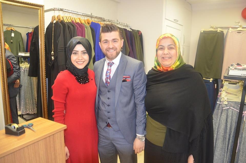 ZİRVE ETEK VE GÖMLEK DÜNYASI YENİ YÜZÜYLE HİZMETE GİRDİ