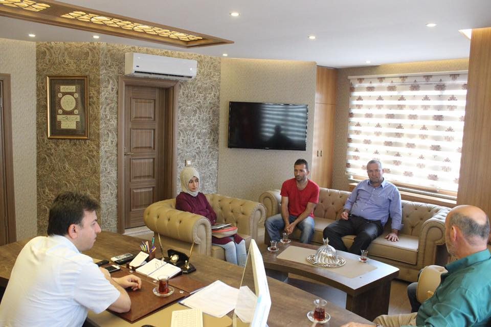 Başkan Uçar, vatandaşların sorunlarını dinliyor